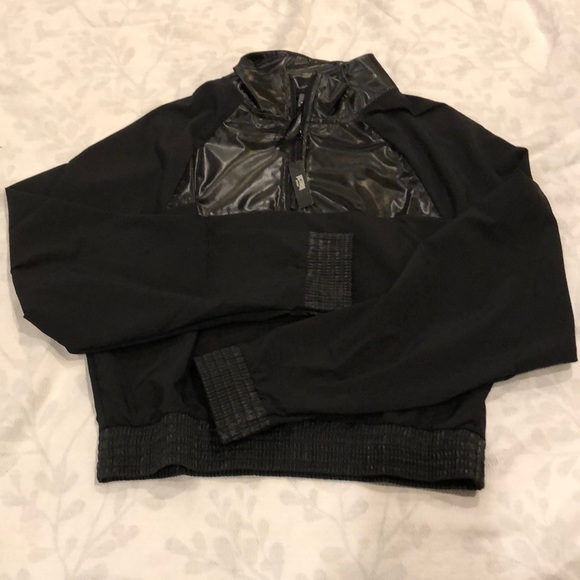 Victoria’s Secret Sport Black Half ZIP Pullover NWT - Picture 4 of 8